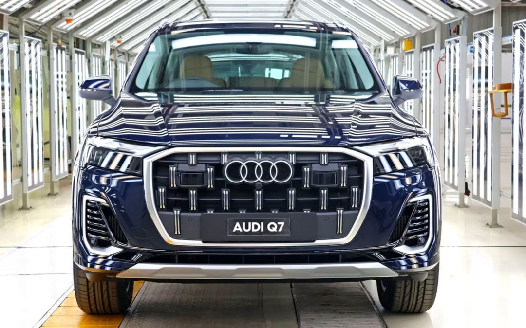 Audi Q7-elementor-io-optimized